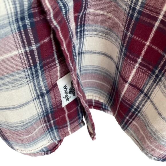 Wrangler Flex for Comfort Burgundy Plaid Button Up - Large - Picture 4 of 6
